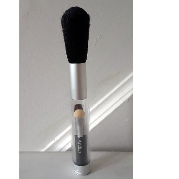 Elizabeth Arden 5-in-1 brushes travel set - Picture 1 of 2